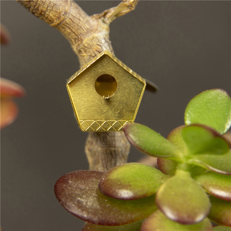 Floral decoration tiny birdhouse