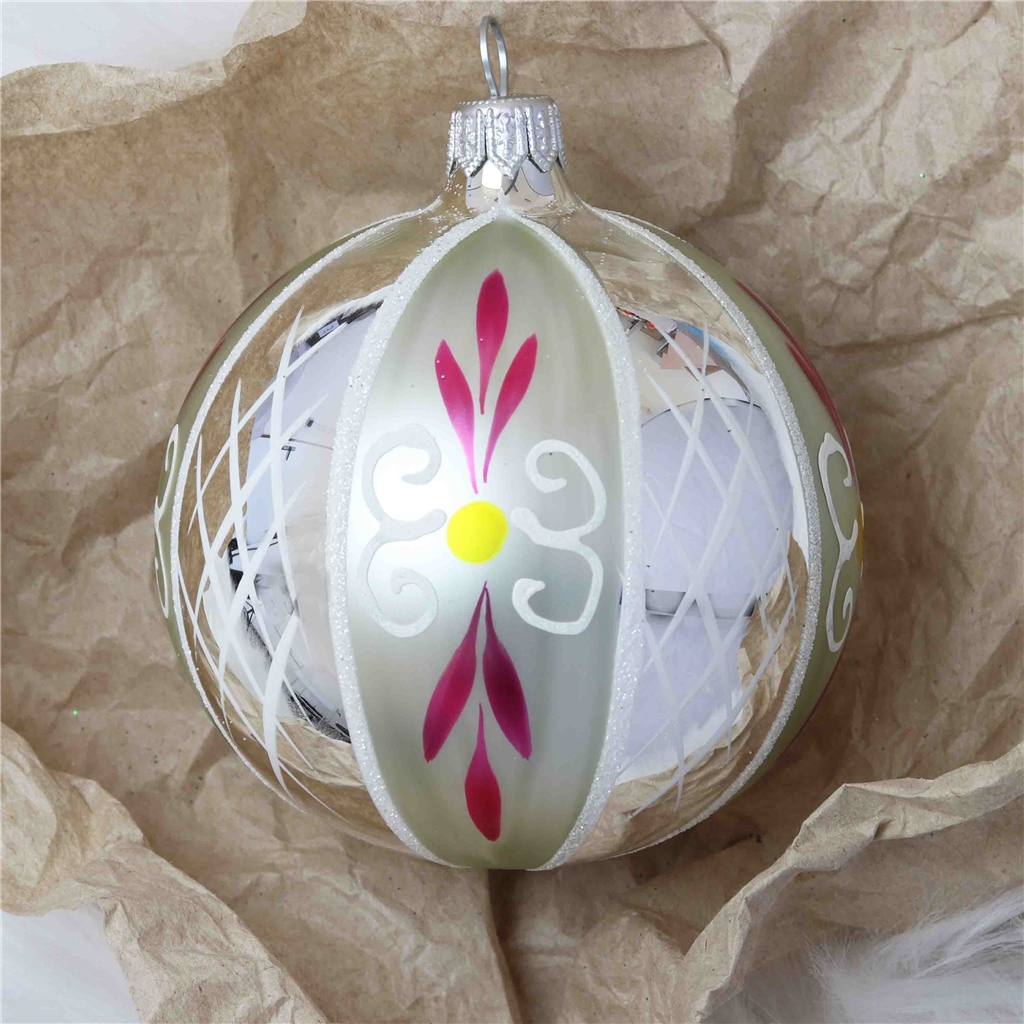 COLLECTIBLE silver ball ornament with flower
