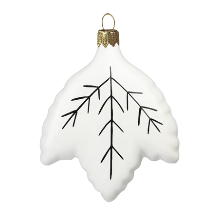 White maple leaf with black décor