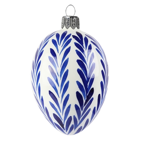 Small Easter egg with folk garland décor