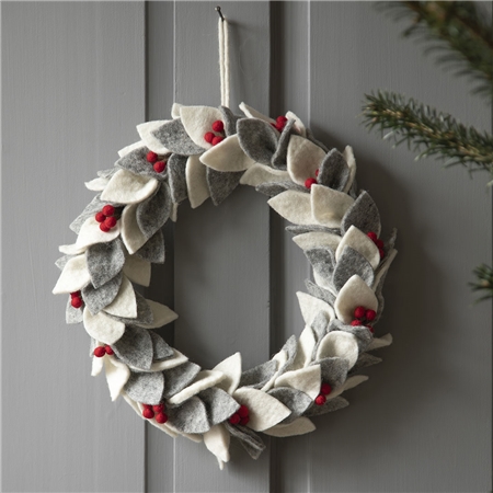 White and grey wreath with holly