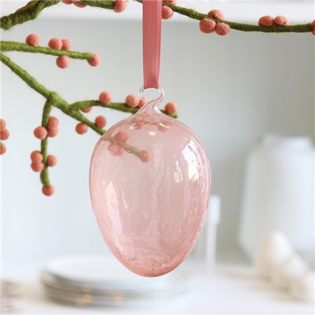 Pink glass Easter egg with eyelet 