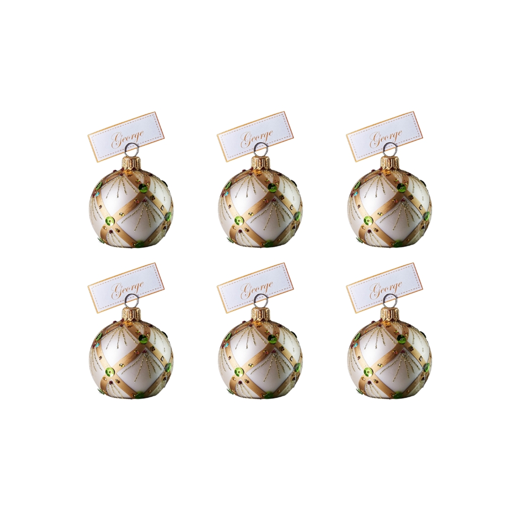 Set of cream nameplates with décor
