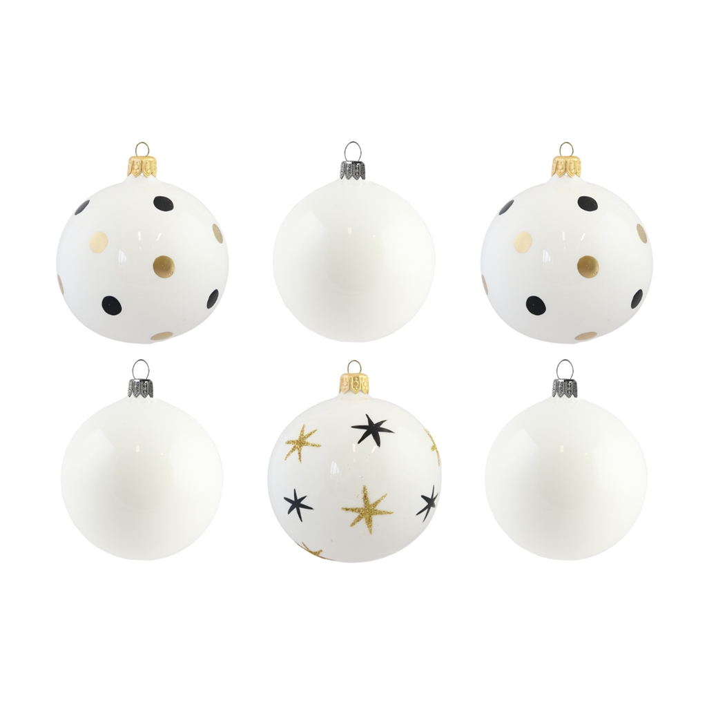 Set of ornaments in white with a décor of polka dots and stars