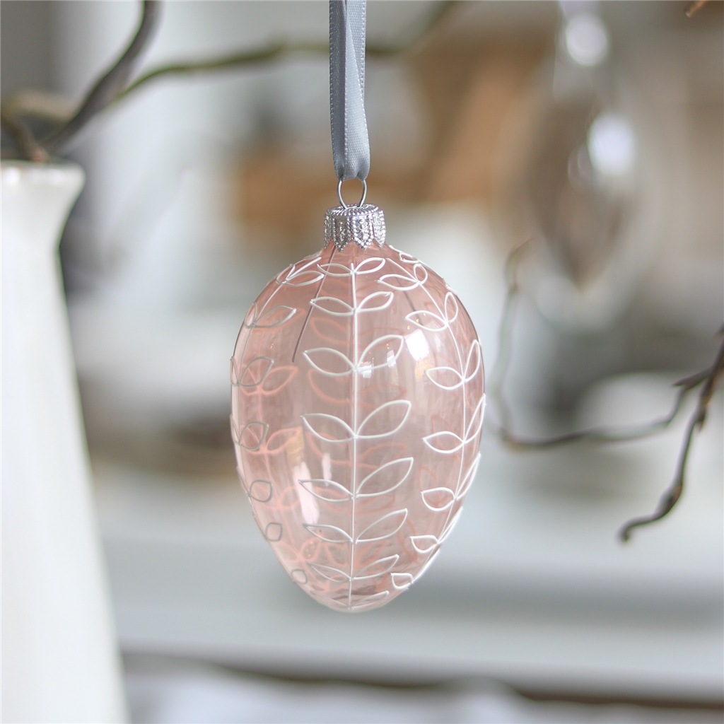 Easter egg pink with leaf décor