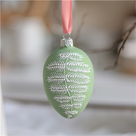 Easter egg with ferns décor