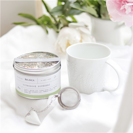 Porcelain mug with ferns