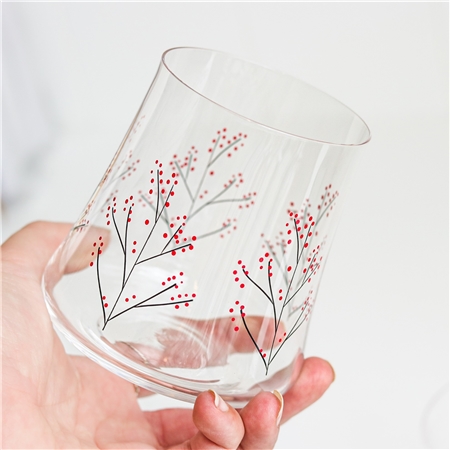 Set of glasses with holly decor