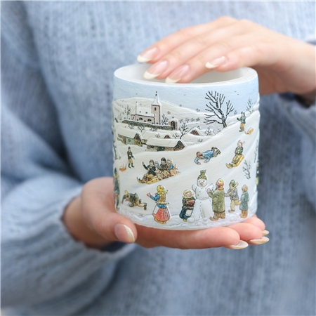 A lantern with an illustration of Children's Fun