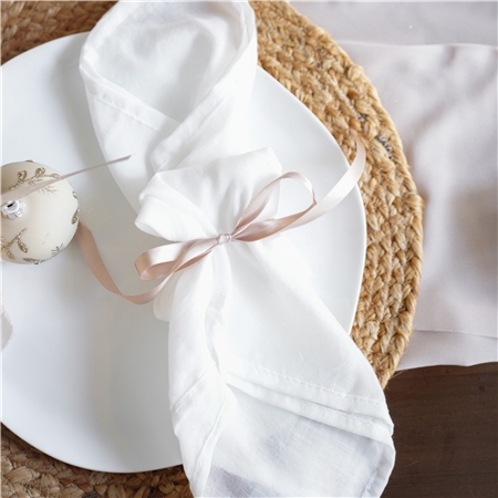 Set of white cloth napkins