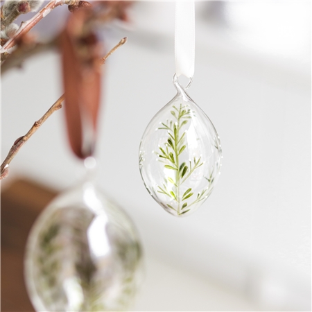 Glass Easter egg with eyelet decor myrtle