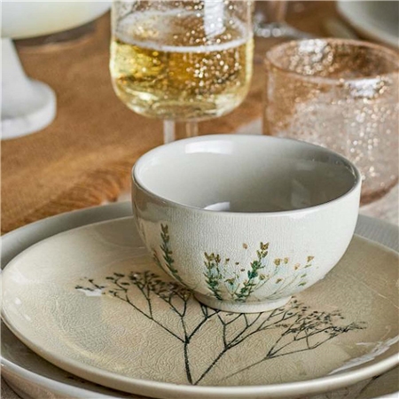 Bowl with flower decoration