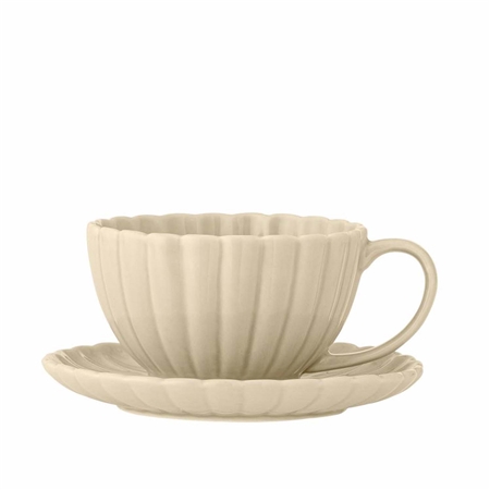 Beige mug with saucer