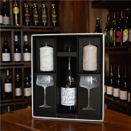 Luxury set with Frizzante, cocktails and candles from the Let it Slow collection