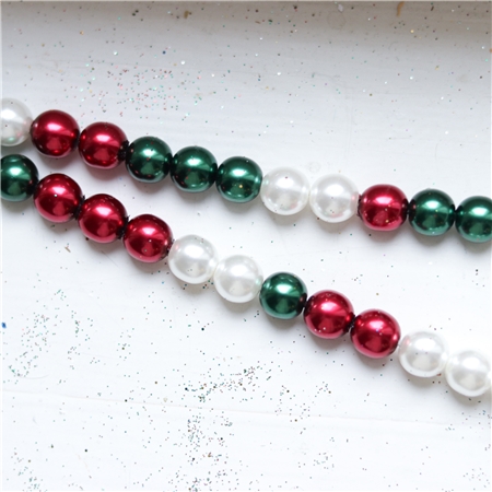 Chain of glass pearls in traditional colours