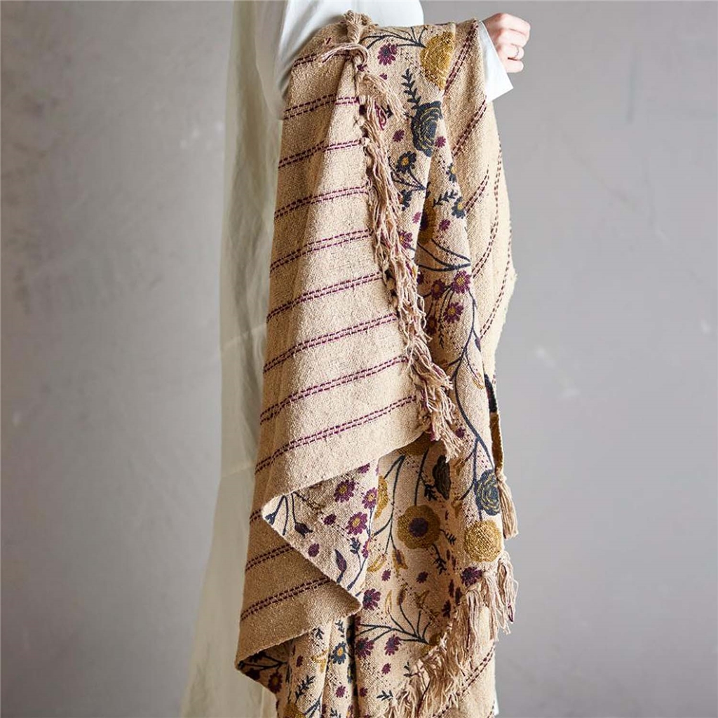 Recycled cotton bedspread with flowers