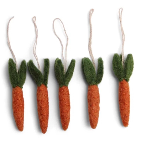 Set of felt carrots