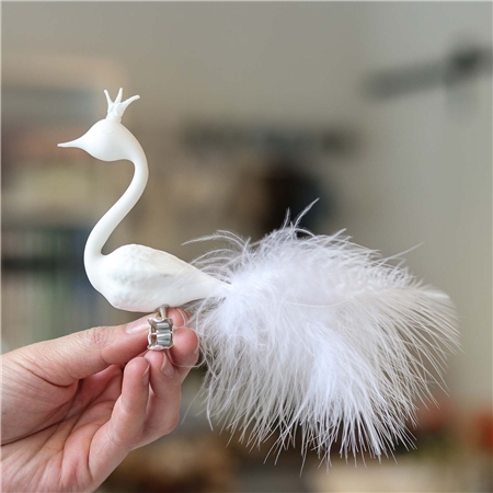  Glass swan matt white with crown