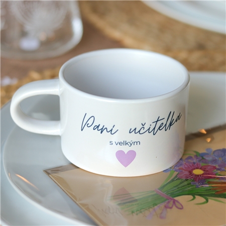 White mug 