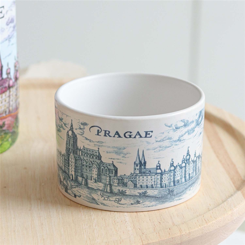 Mug with an engraving of Prague Castle