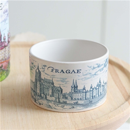 Mug with an engraving of Prague Castle